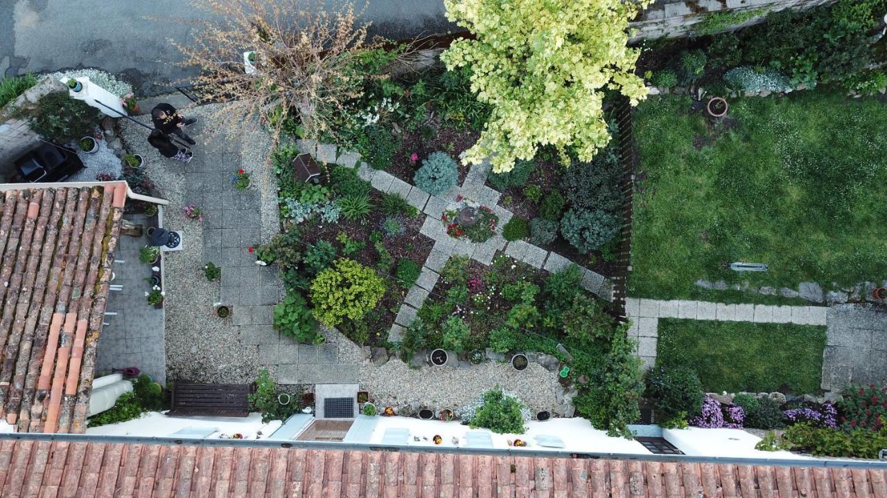 La Maison Des Fleurs Montemboeuf Exterior photo